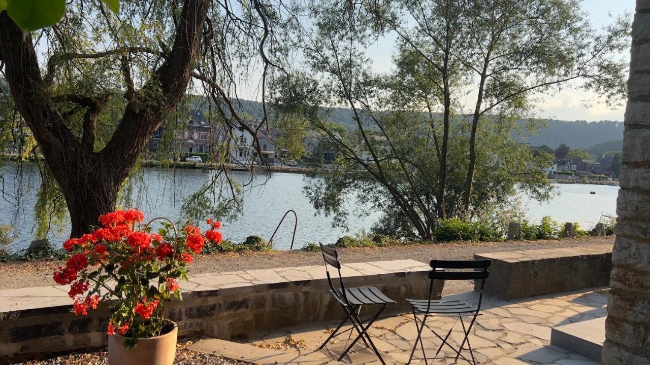 Villa Pieds Dans L'Eau Private Wellness Bordure De Meuse Lustin Exterior foto