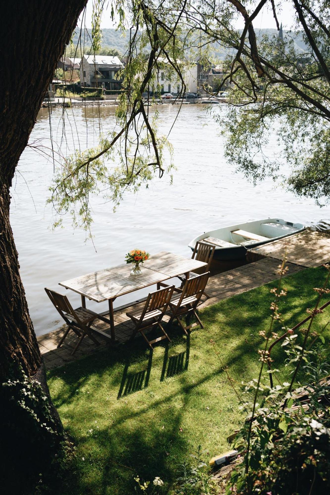 Villa Pieds Dans L'Eau Private Wellness Bordure De Meuse Lustin Exterior foto