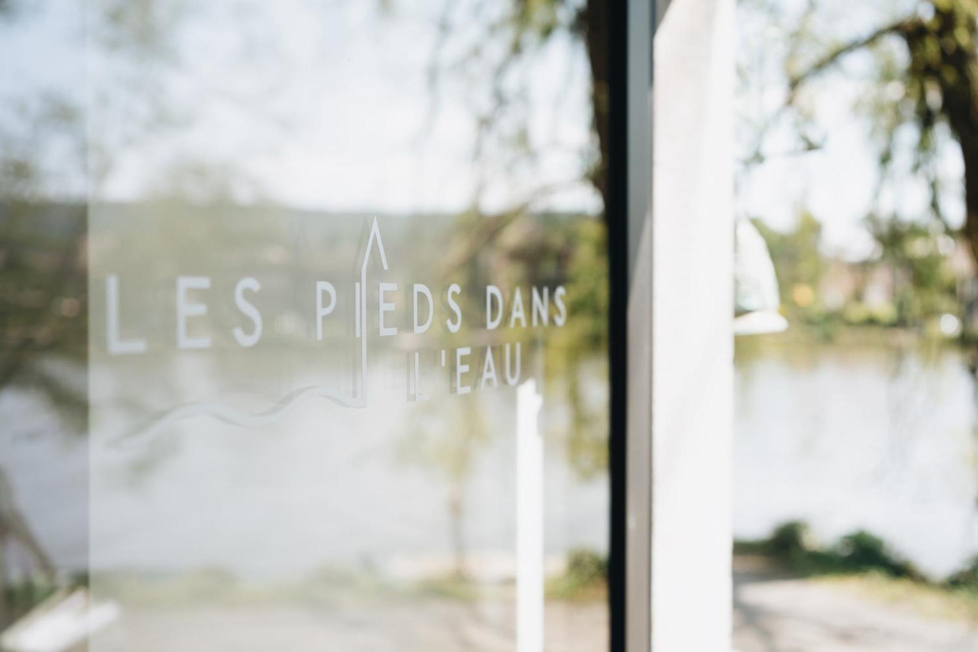 Villa Pieds Dans L'Eau Private Wellness Bordure De Meuse Lustin Exterior foto